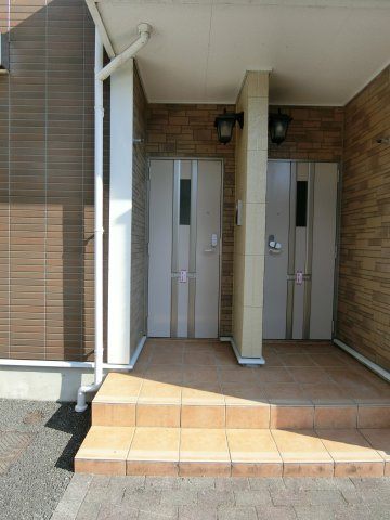 オリエント中島　Ａの玄関