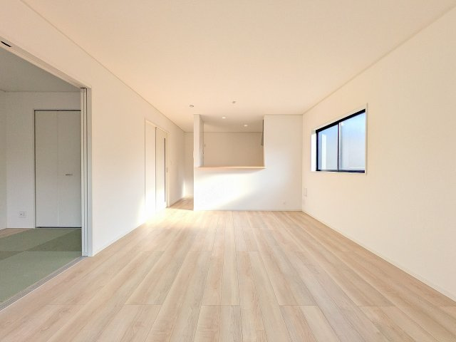 八王子市　川口町　新築一戸建て　８６期の内装|～16.0帖の明るいLDKで、家族団欒の時間をお過ごしいただけます～