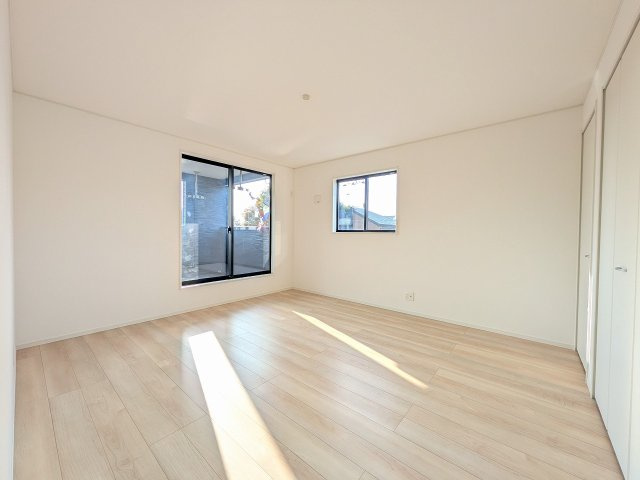 八王子市　川口町　新築一戸建て　８６期の寝室|～2階9.0帖の主寝室　ベッドなど大型家具のレイアウトもしやすい広さです～