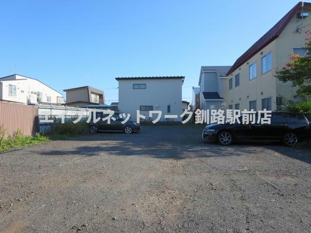 クレステージ若竹の駐車場
