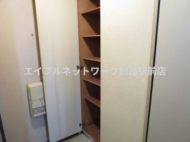 クレステージ若竹の玄関