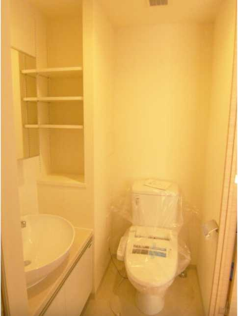 トワ・テ・メゾン　楽器相談　ペット相談　最上階角部屋のトイレ