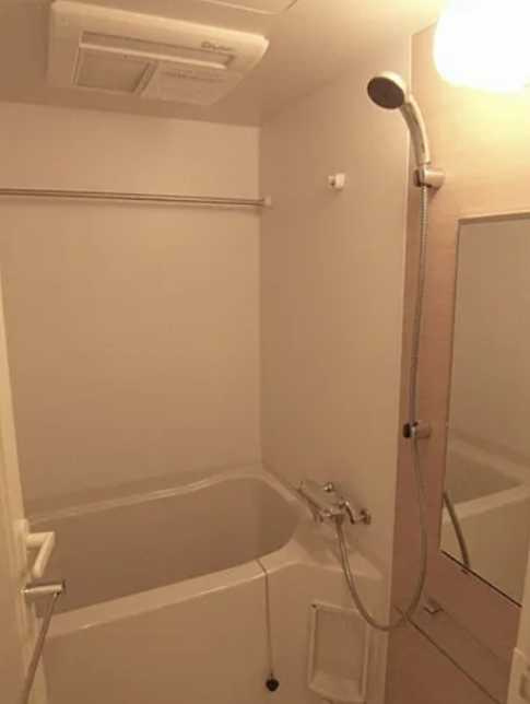 トワ・テ・メゾン　楽器相談　ペット相談　最上階角部屋の浴室