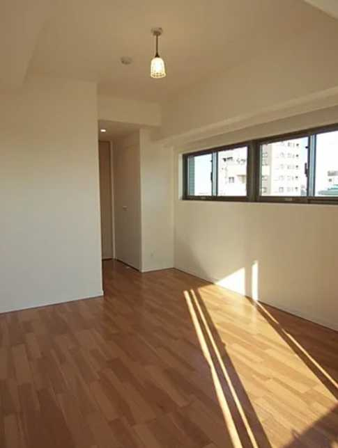 トワ・テ・メゾン　楽器相談　ペット相談　最上階角部屋の居間・リビング