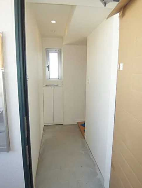 トワ・テ・メゾン　楽器相談　ペット相談　最上階角部屋の玄関