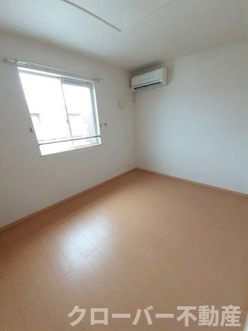 メゾンド・ソレイユ　Ⅱの居間・リビング