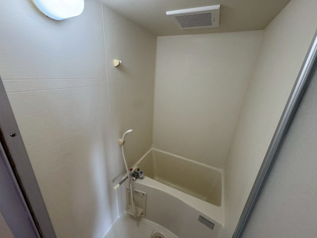 フローラルハイツ服部の浴室