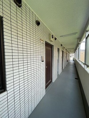 【その他】 | メゾン板橋本町 | ２階共有部通路　※前回募集時2023年8月撮影