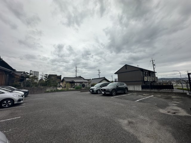 Dias Green View 12の駐車場