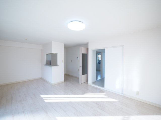 ディアス78　T棟の内装|※写真は別の部屋のものです。