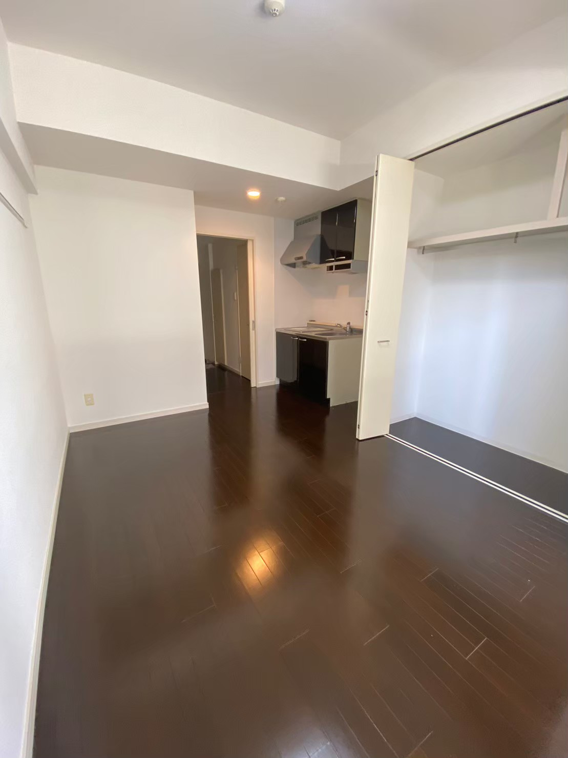 エスポアール泉　名古屋市賃貸　仲介手数料無料の居間・リビング