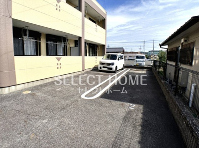 【駐車場】 | クレストール松塚 | 駐車場です