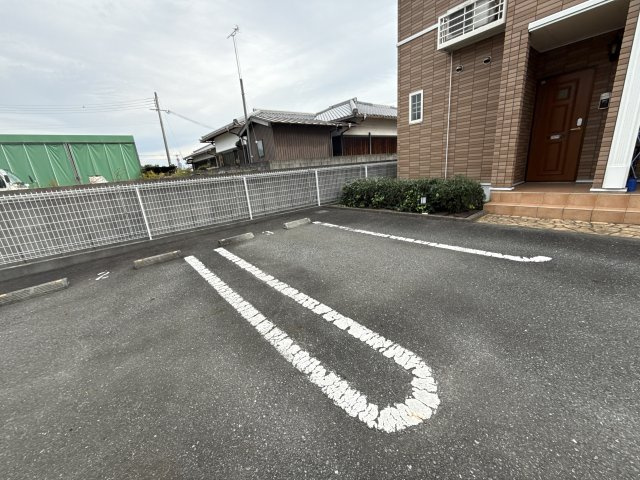 フォルストⅡの駐車場