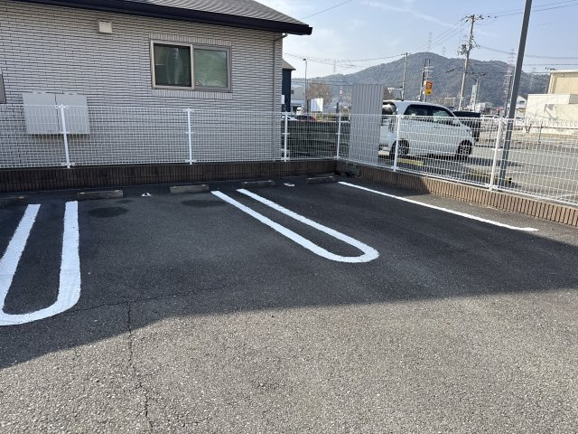 スモールヴィレッジの駐車場