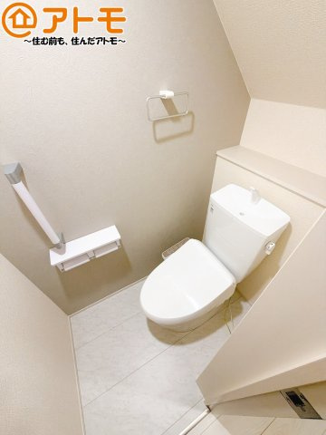 【トイレ】 | 清水区三保　新築戸建　2号棟 | 年代を問わず使いやすい洗浄機能付きのトイレ♪肌への負担をも減らせるのでお子様の敏感なお肌も安心！