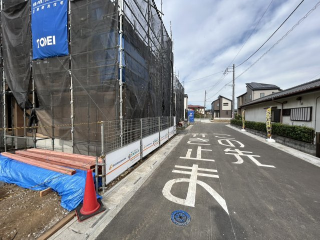 北本市二ツ家2丁目3期　新築戸建　ブルーミング01の前面道路含む現地写真