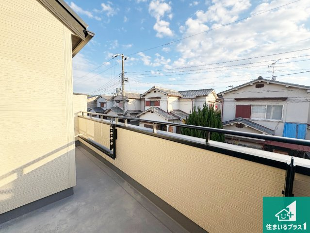 現地説明会開催　木津川市木津南後背　新築一戸建てのバルコニー|日当たりのよいバルコニー！お部屋が開放的に！