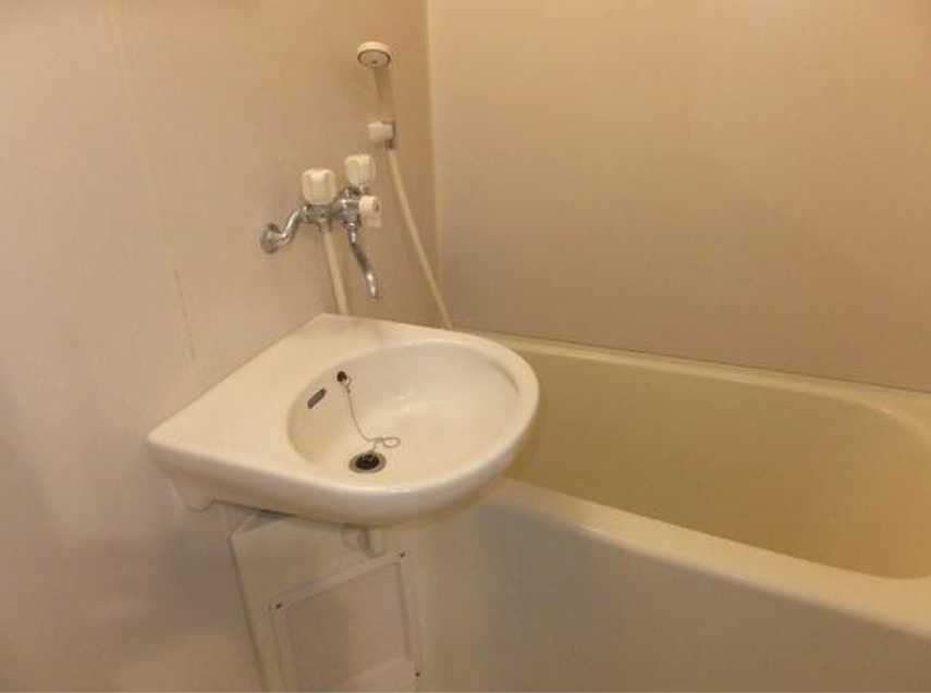 PRESENT・晴　ペット相談　バイク置場　三軒茶屋エリアの浴室