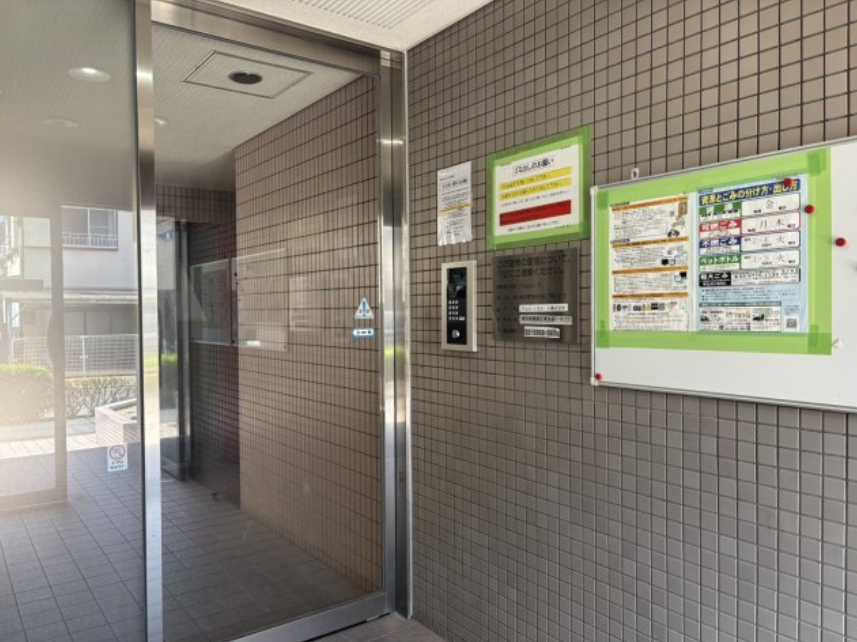 PRESENT・晴　ペット相談　バイク置場　三軒茶屋エリアのエントランス