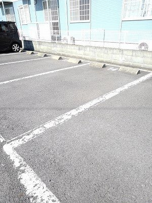 ハート・フォートＣの駐車場|駐車スペースもあります