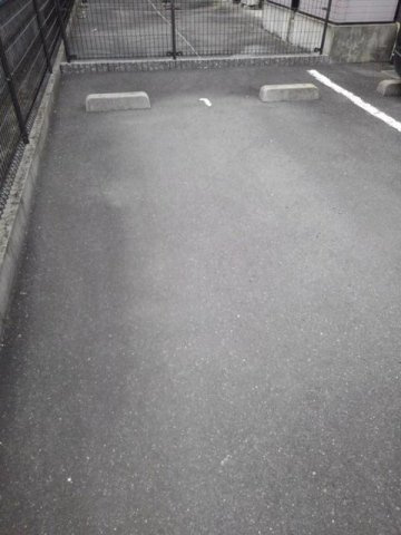 サンスタレ　Ｎの駐車場|駐車場に車を止められます