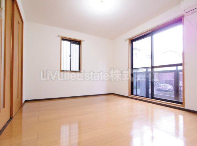 柳ハイツの洋室