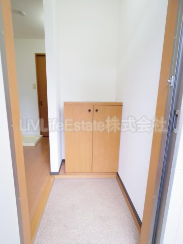 柳ハイツの玄関