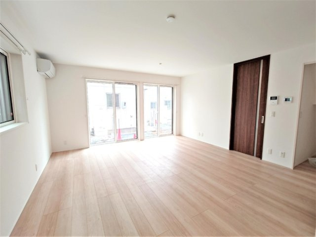 国立市谷保戸建　Aの居間・リビング