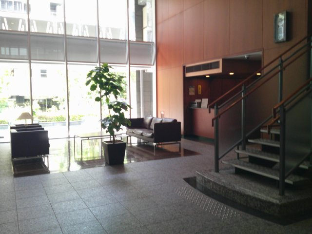 ビオール大阪大手前タワーのロビー