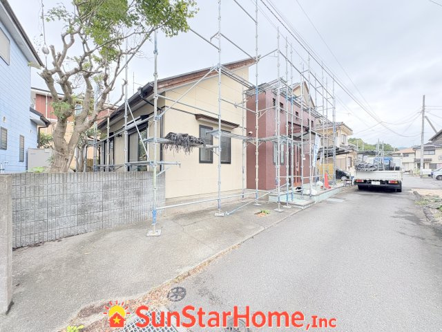 【サンスターホーム】日の出町大久野　中古戸建の前面道路含む現地写真