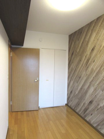 ハイツサンパークの洋室|個人の部屋や寝室として使える洋室です