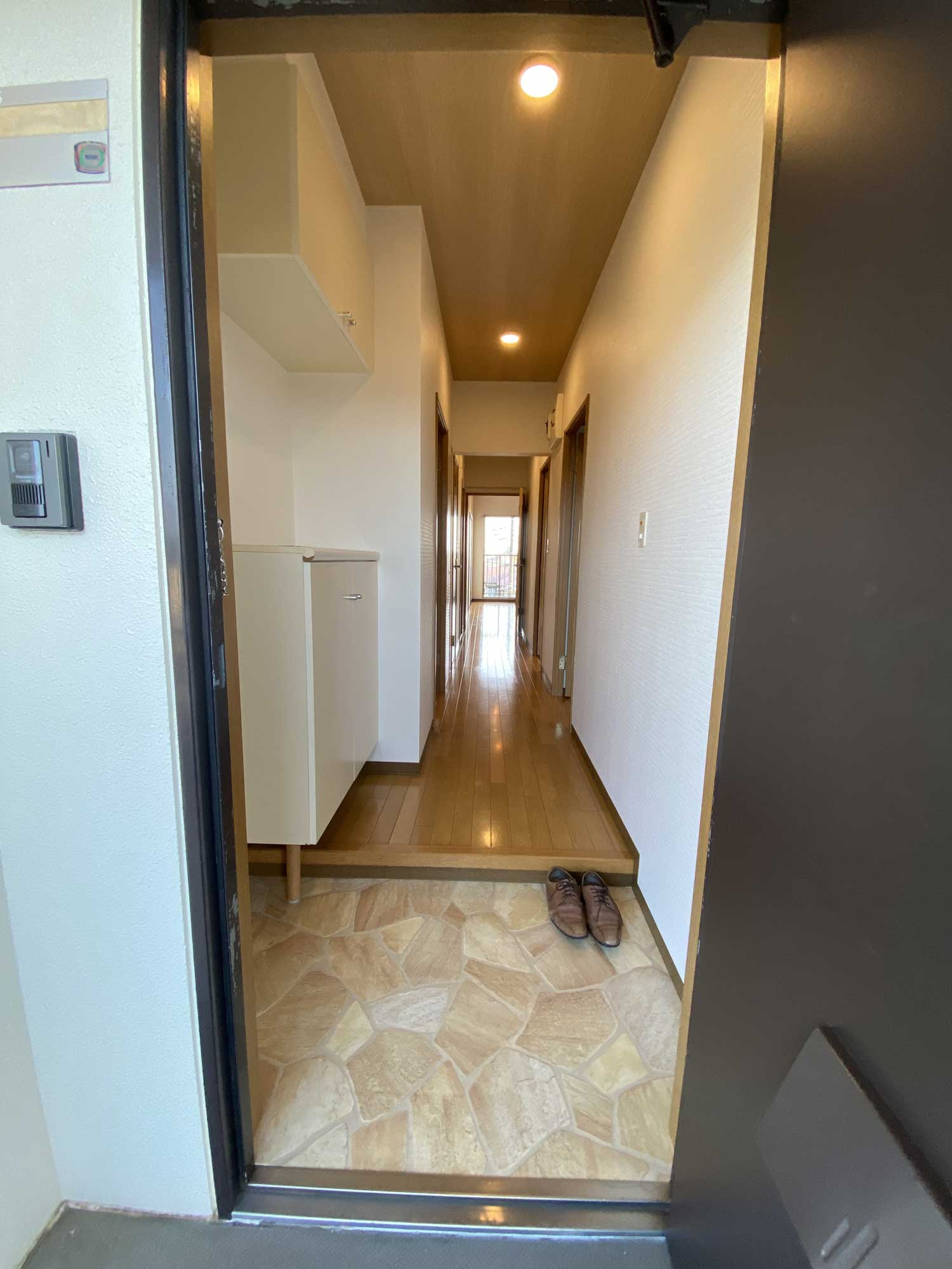 ハイツサンパークの玄関