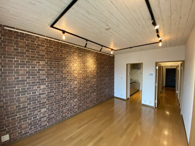 ハイツサンパークの居間・リビング