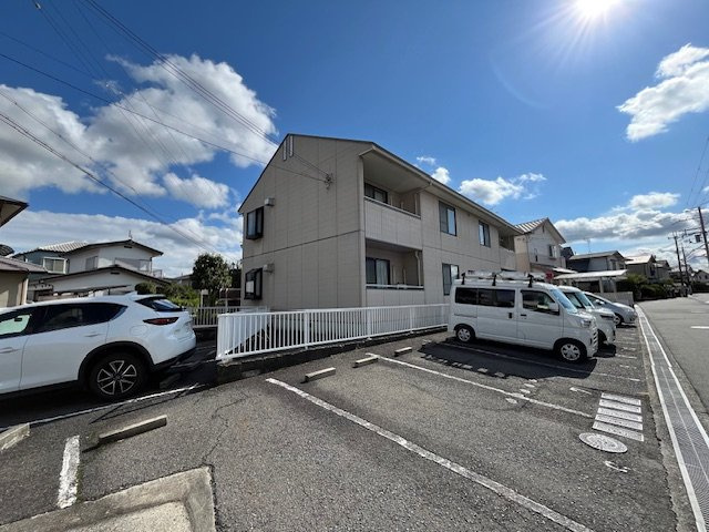 アドザックス宮崎の駐車場