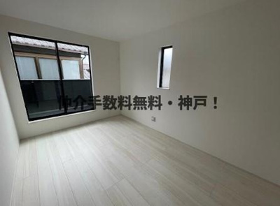 【洋室】 | 明石市大蔵谷奥　新築戸建　仲介手数料無料！ | 明るい洋室です