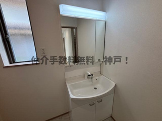 【独立洗面台】 | 明石市大蔵谷奥　新築戸建　仲介手数料無料！ | 朝の支度にも助かる、独立の洗髪洗面化粧台