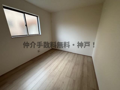 【洋室】 | 明石市大蔵谷奥　新築戸建　仲介手数料無料！ | 明るい洋室です