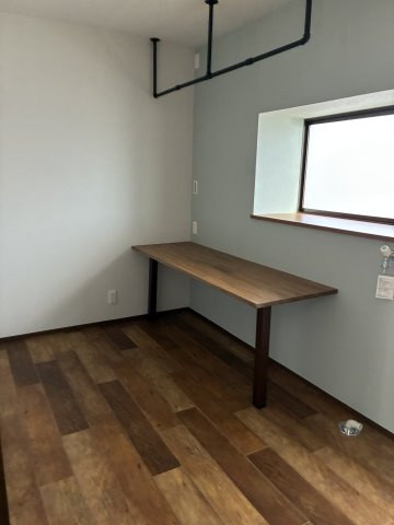 西岐波今村北中古住宅のランドリースペース|広いランドリースペースです