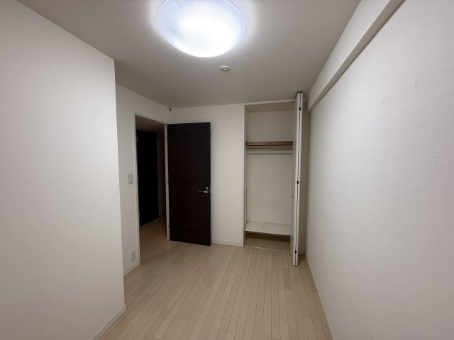 アリストタワー和歌山シティの洋室