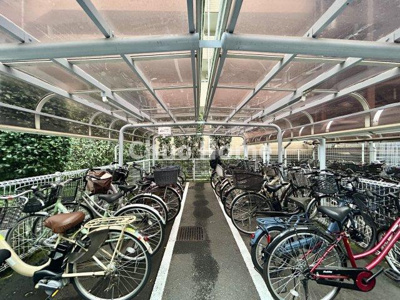 【駐輪場】 | 駒込八幡坂ガーデニア | 【自転車置き場】最新の空き状況や費用などの詳細は担当スタッフまでお問い合わせください。