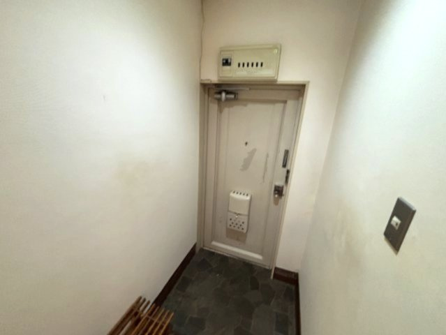 シャトー宮坂の玄関