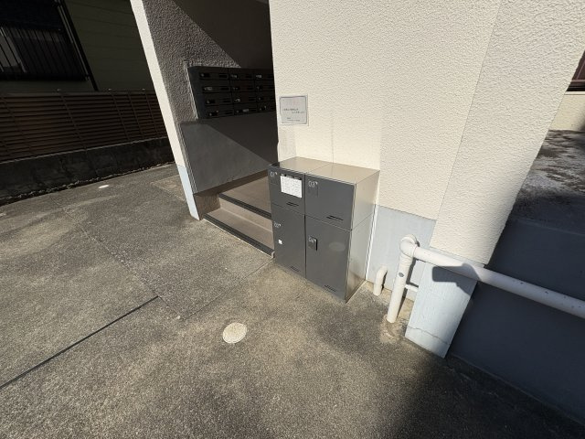 マンションエイトの駐車場