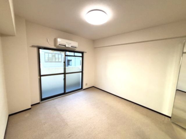 クレッシェンド岸地の居間・リビング