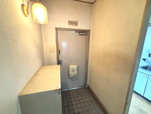 大和スカイハイツの玄関