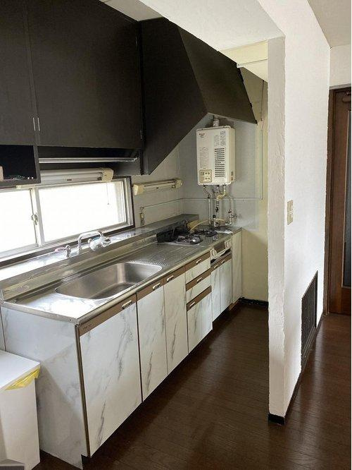 熱海来の宮マンションのキッチン