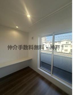 【洋室】 | 神戸市垂水区福田1丁目　新築戸建　仲介手数料無料！ | 落ち着いた色調の洋室です