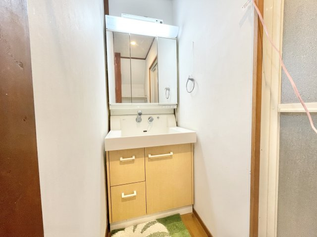 枚方市東香里元町　中古一戸建ての洗面所|スペースが確保できる洗面所です