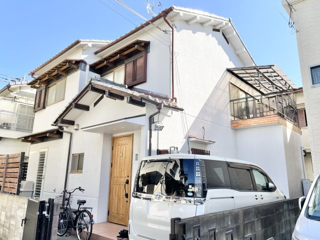 枚方市東香里元町　中古一戸建ての外観