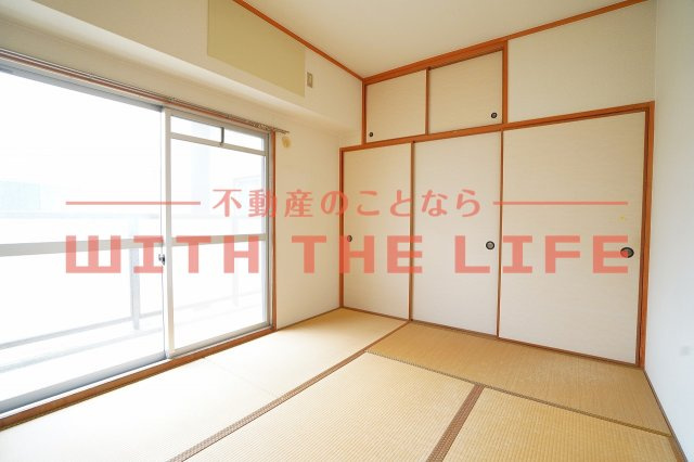 ラ・ディジェム旭【10,000円キャッシュバック対象物件】の和室|使いやすい洗面所です