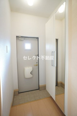 【玄関】 | ティファーレ　Ⅱ | 【ティファーレ　Ⅱ】きれいな玄関です